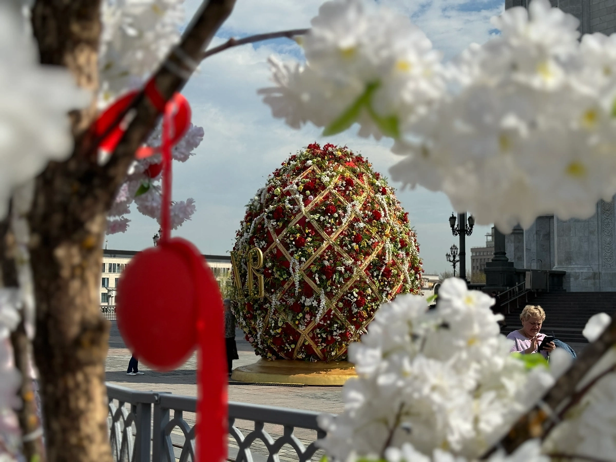 Украшения к Пасхе в Москве. Фото © Life.ru