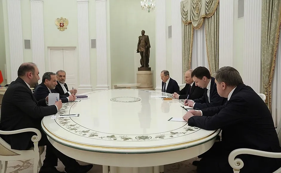 Встреча Путина с министром иностранных дел Ирана Аббасом Аракчи. Обложка © Кremlin.ru