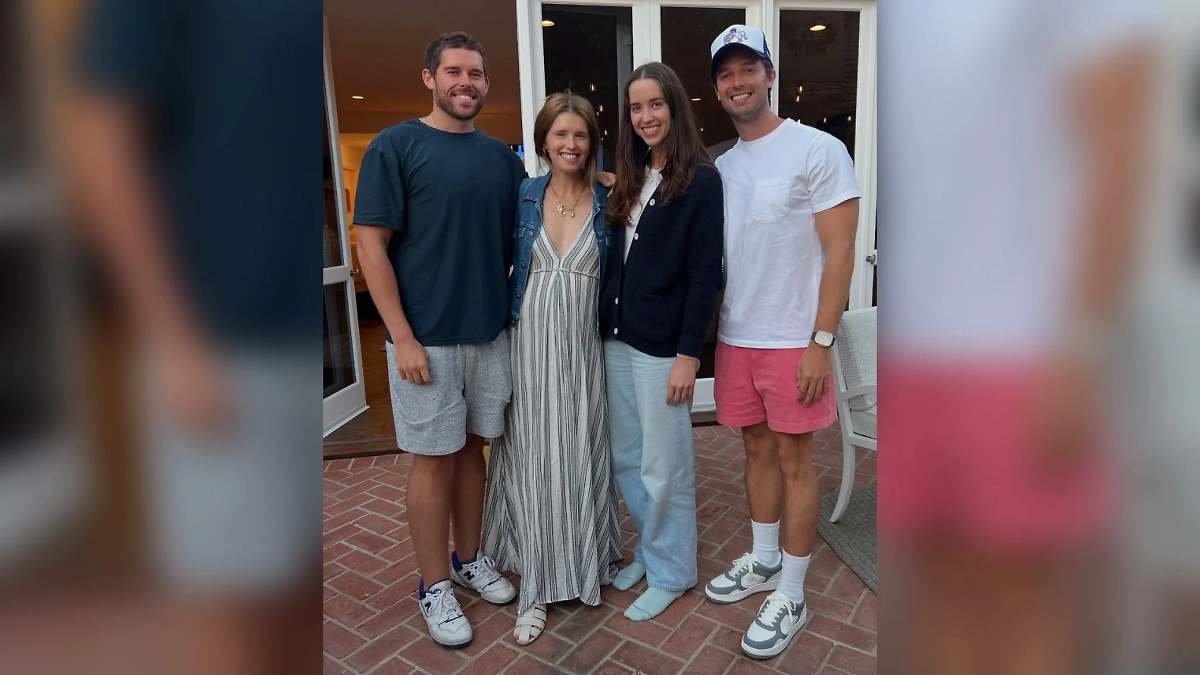 Кристофер Шварценеггера (крайний слева) с братом и сёстрами. Обложка © Instagram (признан экстремистской организацией и запрещён на территории Российской Федерации)/ katherineschwarzenegger