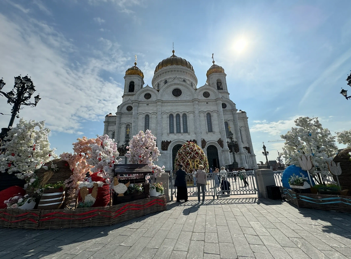Подготовка к празднованию Пасхи в Москве. Обложка © Life.ru