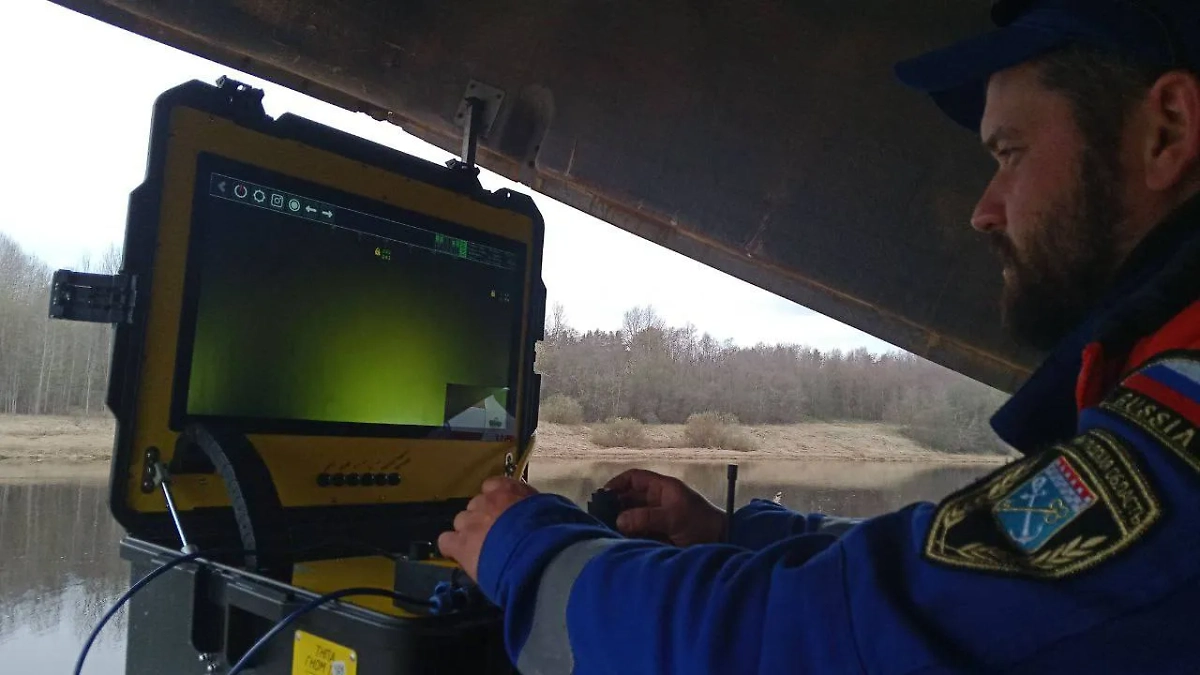 Спасатели ищут тело пропавшего ребёнка. Обложка © Telegram / Аварийно-спасательная служба ЛО