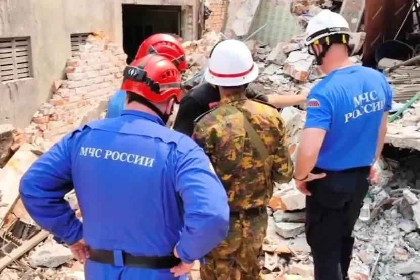 Российские спасатели в Мьянме. Обложка © Пресс-служба МЧС России