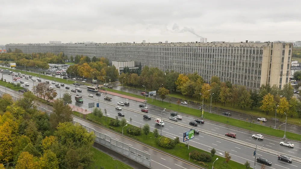 Лежачий небоскрёб Москвы: самое длинное жуткое здание СССР. Фото © ТАСС / Николай Галкин
