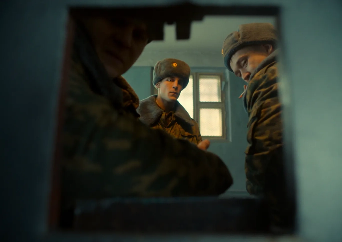 Кадр из сериала «Аутсорс», режиссёр Душан Глигоров, сценарист Анна Козлова / Kinopoisk