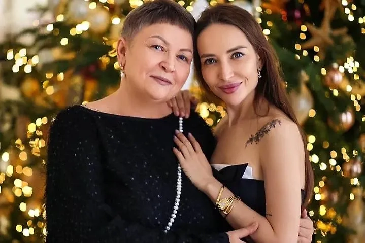 Ксения Мосунова с мамой. Фото © VK / Ксения Мосунова