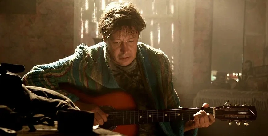 Маньяк в кинофильме «Жесть» в исполнении Ефремова. Какое наказание получил бы в реальной жизни? Фото © Кадр из фильма «Жесть», режиссёр Денис Нейманд, сценарист Константин Мурзенко / Kinopoisk