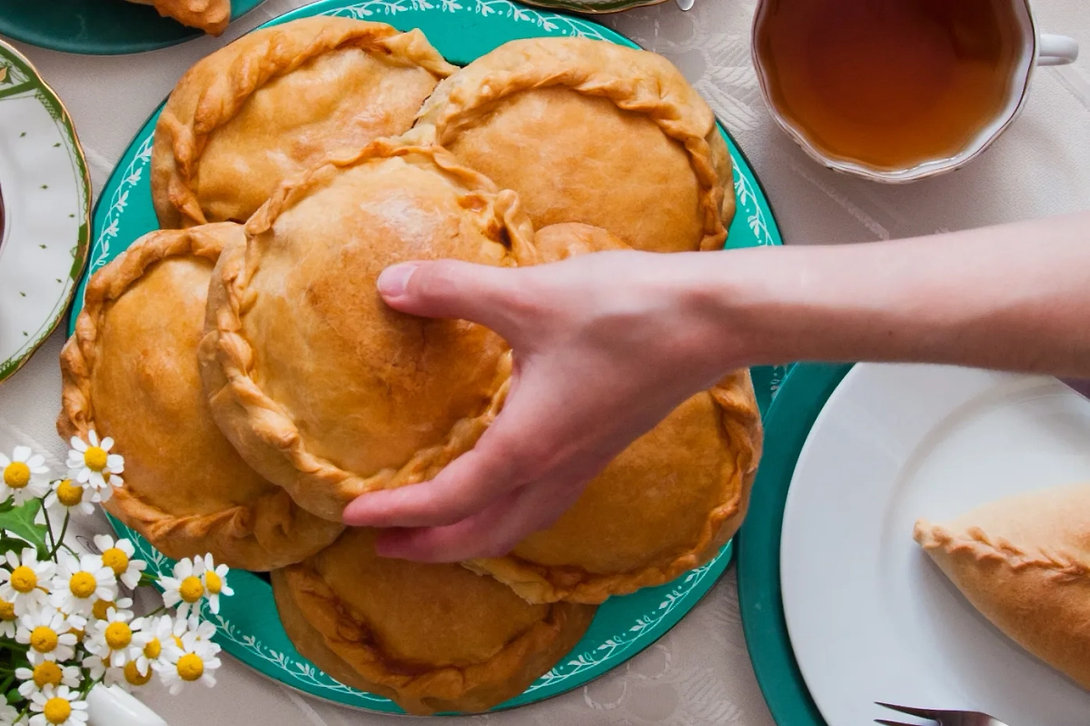 Элеш обычно выпекают с курицей. Фото © Shutterstock / FOTODOM / Letterberry