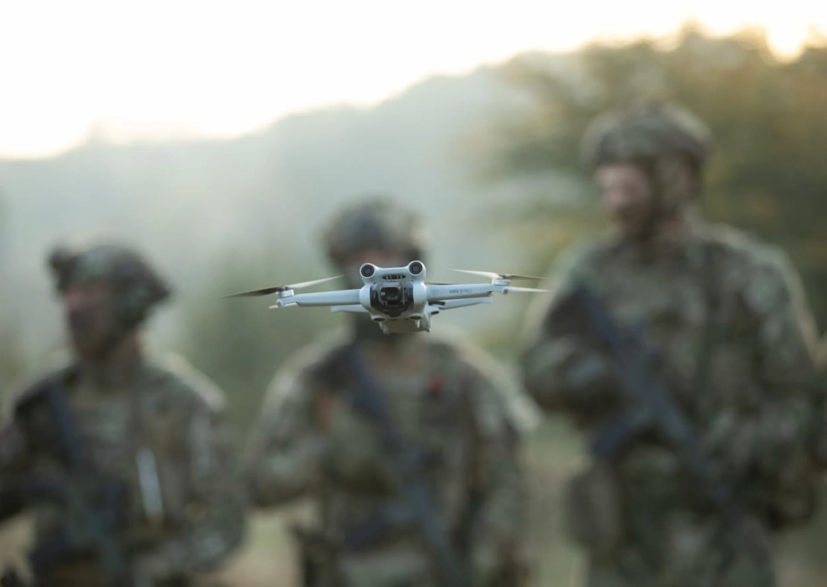 Дрон ВСУ атаковал автомобиль под Белгородом. Обложка © president.gov.ua