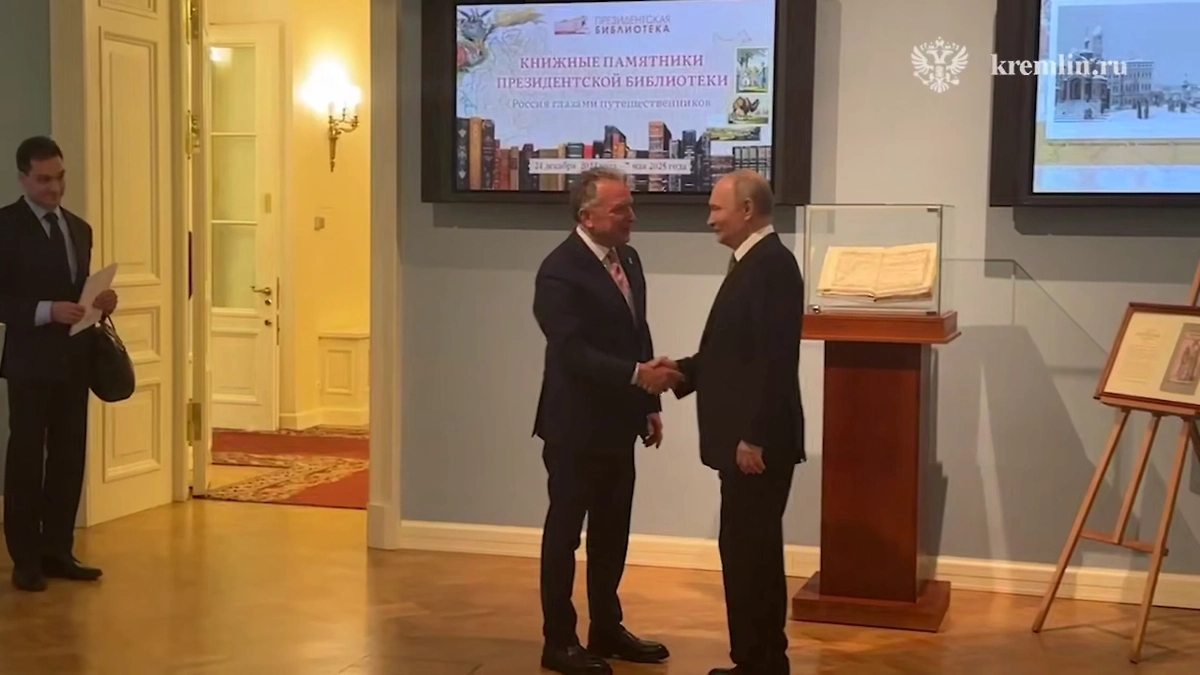 Встреча Владимира Путина и Стивена Уиткоффа. Обложка © Telegram / Кремль. Новости