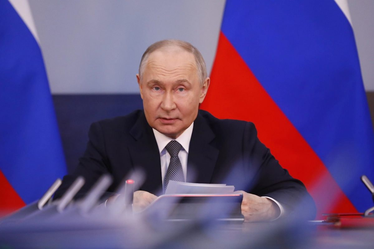 Президент РФ Владимир Путин. Обложка © Life.ru / Андрей Тишин