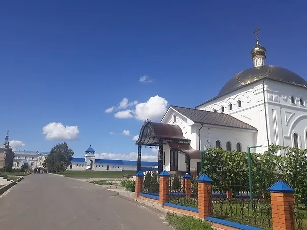 Горнальский Свято-Николаевский Белогорский мужской монастырь. Фото © Соловьиный край. Культурно-туристический портал Курской области.