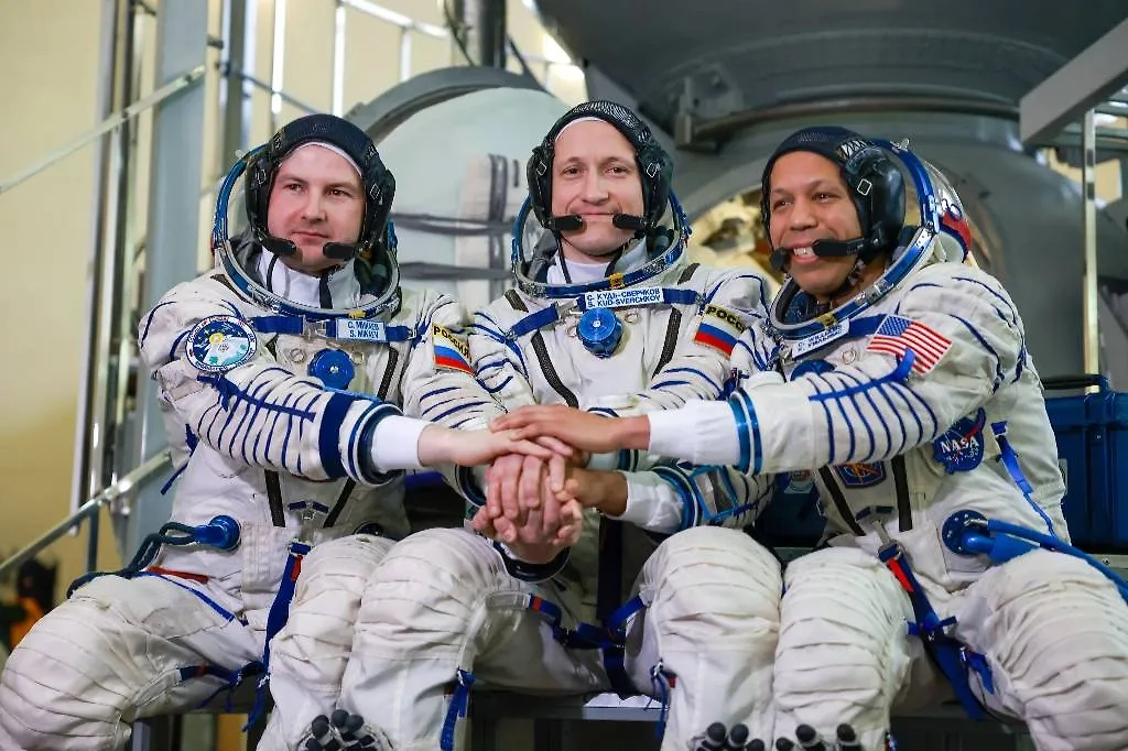 Психология космических суеверий: зачем нужны ритуалы перед полётом. Фото © ТАСС / «Роскосмос Медиа» / Иван Тимошенко