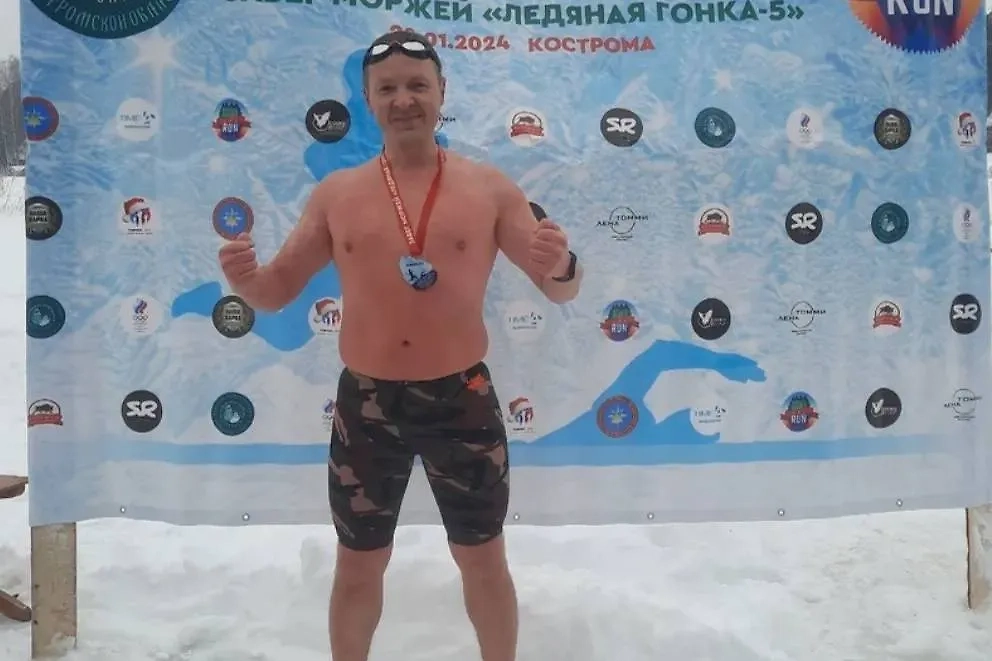Житель Костромы Андрей Ильин. Обложка © VK / «Берендеи» Федерация зимнего плавания Кострома