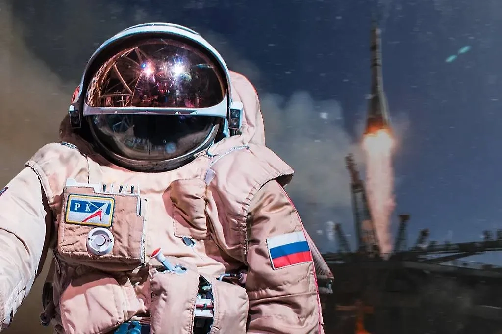 День космонавтики 2025: обязательные ритуалы перед стартом на орбиту. Обложка © Коллаж © Life.ru, фото © Shutterstock / FOTODOM / Lia Koltyrina,  © ТАСС / YURI KOCHETKOV