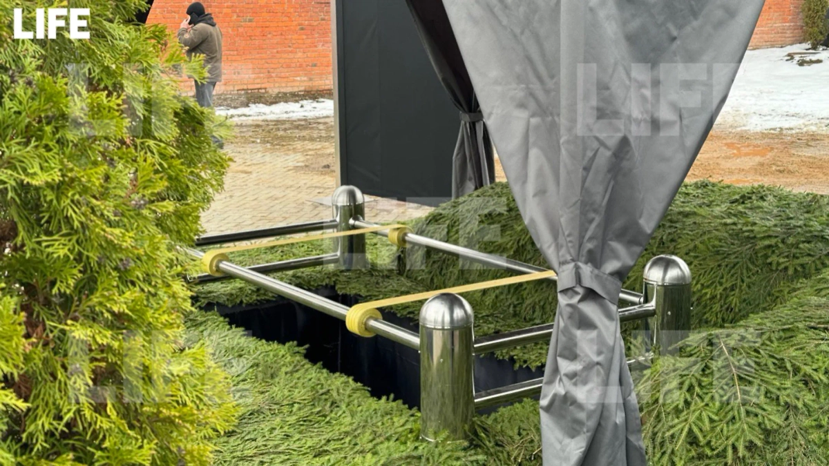 Могила Паши Техника на Николо-Архангельском кладбище в Подмосковье. Фото © Life.ru