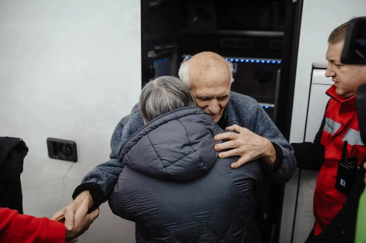 Жители Курской области. Обложка © Telegram / Александр Хинштейн