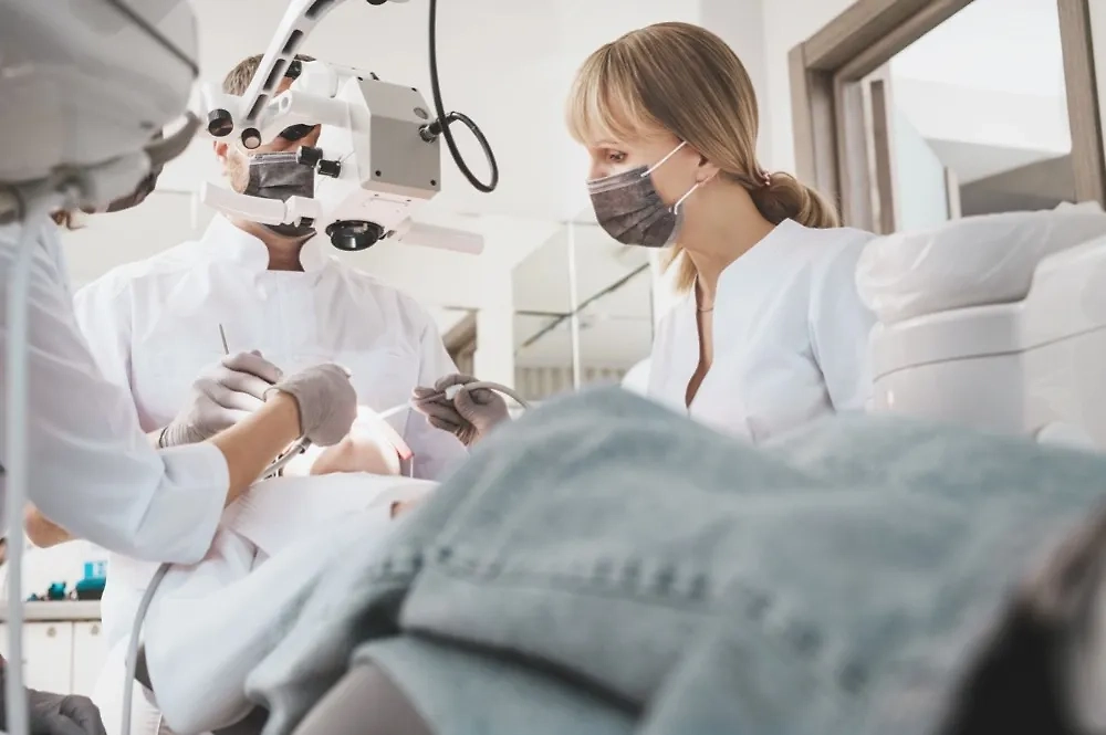 Пермячка отсудила у поликлиники моральный ущерб за неудалённый зуб. Обложка © Shutterstock / FOTODOM / illustrissima