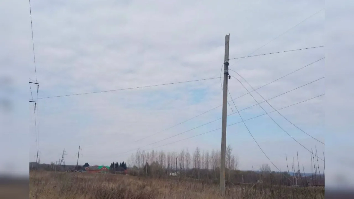 Последствия атаки ВСУ по высоковольтным линиям «Курскэнерго». Обложка © Telegram / Следком