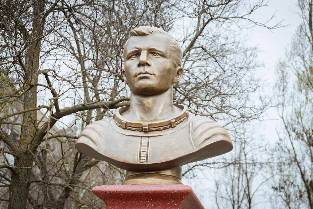 Бюст Юрию Гагарину в Запорожской области. Фото © Telegram / Балицкий Евгений