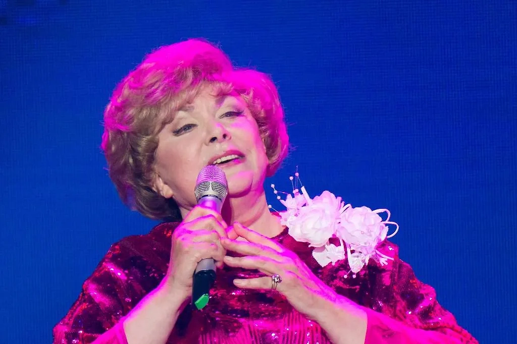 Певица Эдита Пьеха. Обложка © ТАСС / Руслан Шамуков