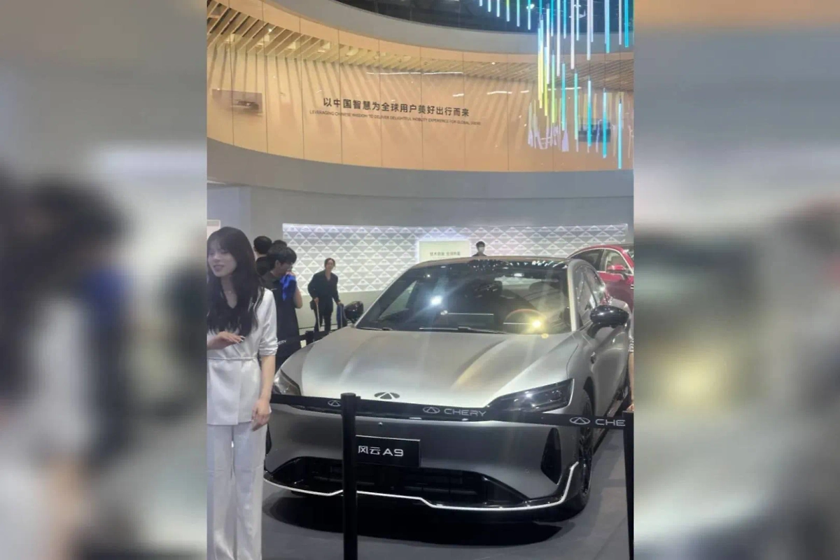 Компания Chery представила гибридный седан Fulwin A9. Фото © Telegram / No Limits