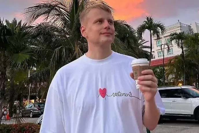 Слава Комиссаренко. Обложка © Instagram (соцсеть запрещена в РФ; принадлежит корпорации Meta, которая признана в РФ экстремистской) / slavakomissarenko