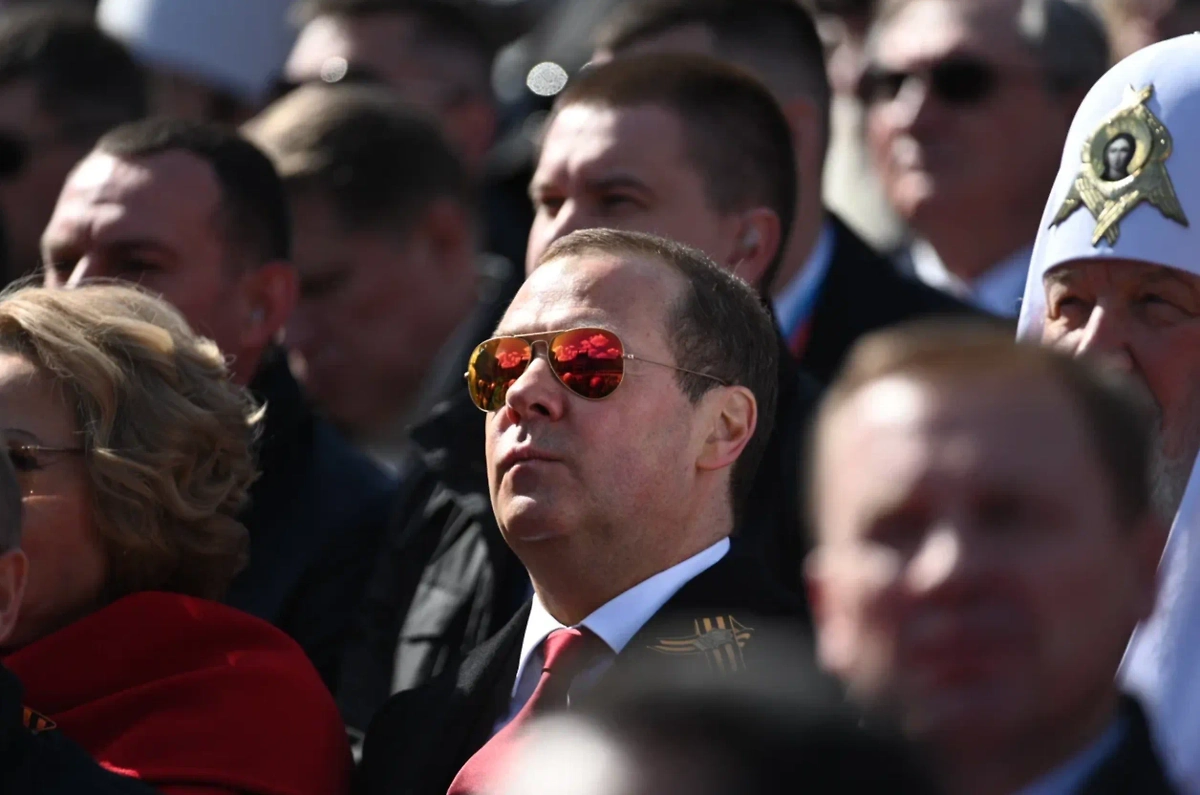 Дмитрий Медведев. Обложка © Life.ru