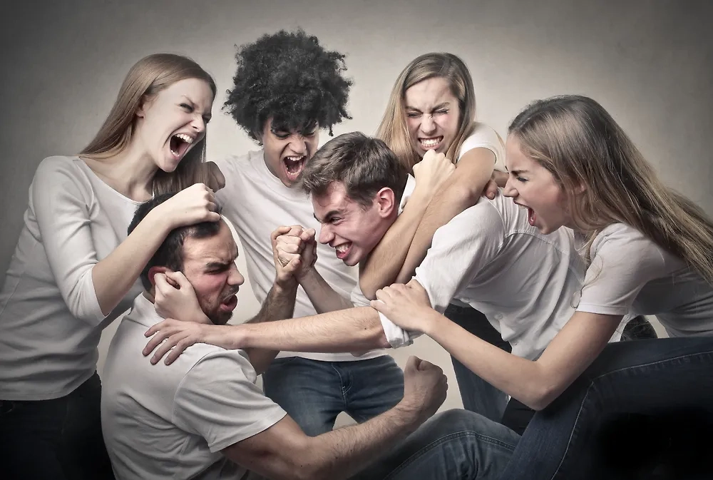 В Башкирии подросток забил девятиклассника до смерти за попытку остановить драку. Обложка © Shutterstock / FOTODOM / Ollyy