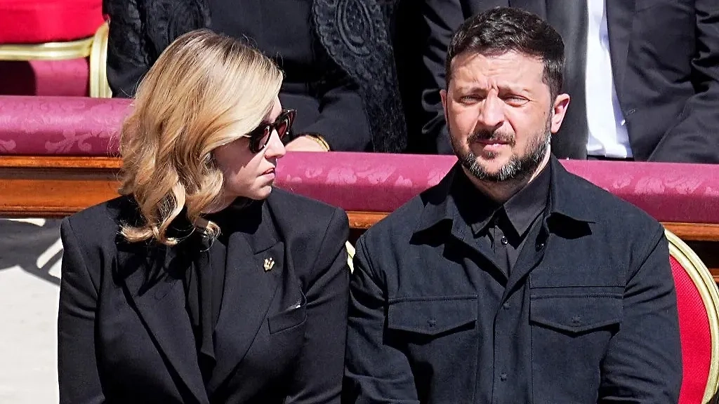 Владимир Зеленский в камуфляже. Обложка © Gettyimages / Michael Kappeler