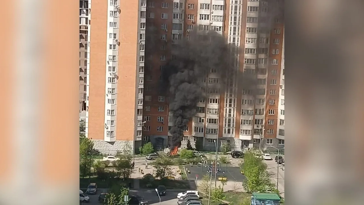 Кадр с места взрыва авто в Балашихе. Обложка © Life.ru