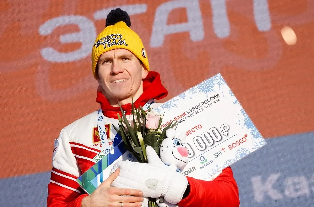 Лыжник Александр Большунов. Обложка © ТАСС / Сергей Елагин /Бизнес Online