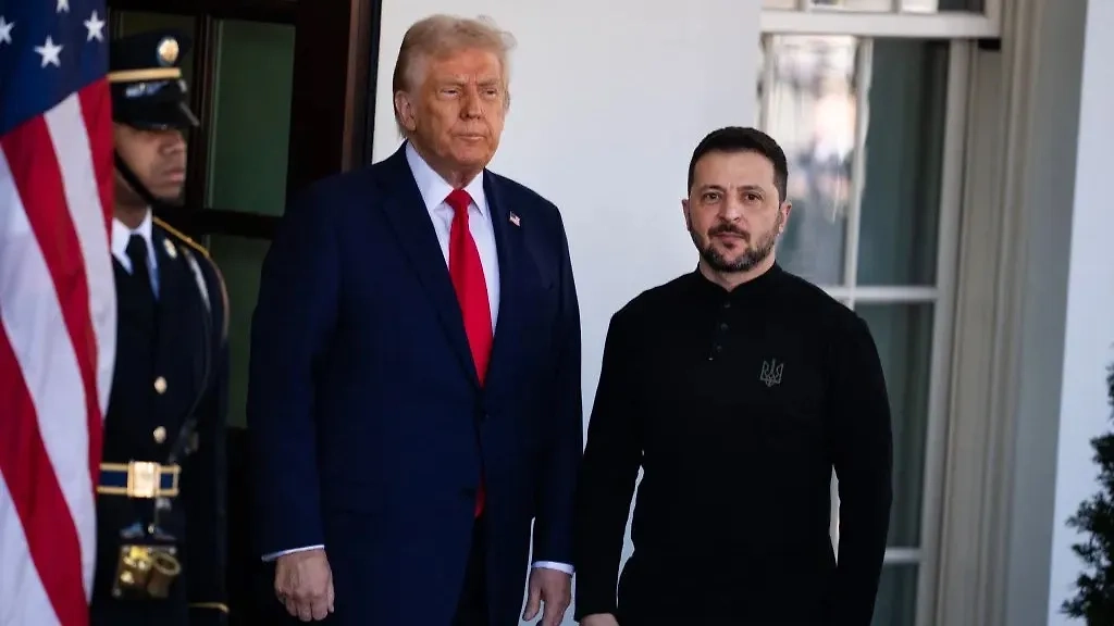 Дональд Трамп и Владимир Зеленский. Обложка © Gettyimages / Tom Williams