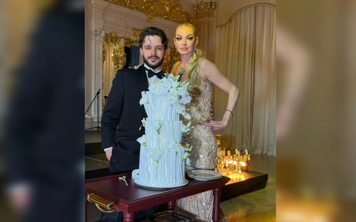 Анастасия Волочкова и зять. Фото © Instagram (признан экстремистской организацией и запрещён на территории Российской Федерации)/ volochkova_art