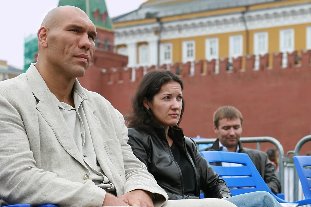 Валуевы, Дюжевы и другие: российские звёздные пары с впечатляющей разницей в росте. Фото © ТАСС / Валерий Шарифулин