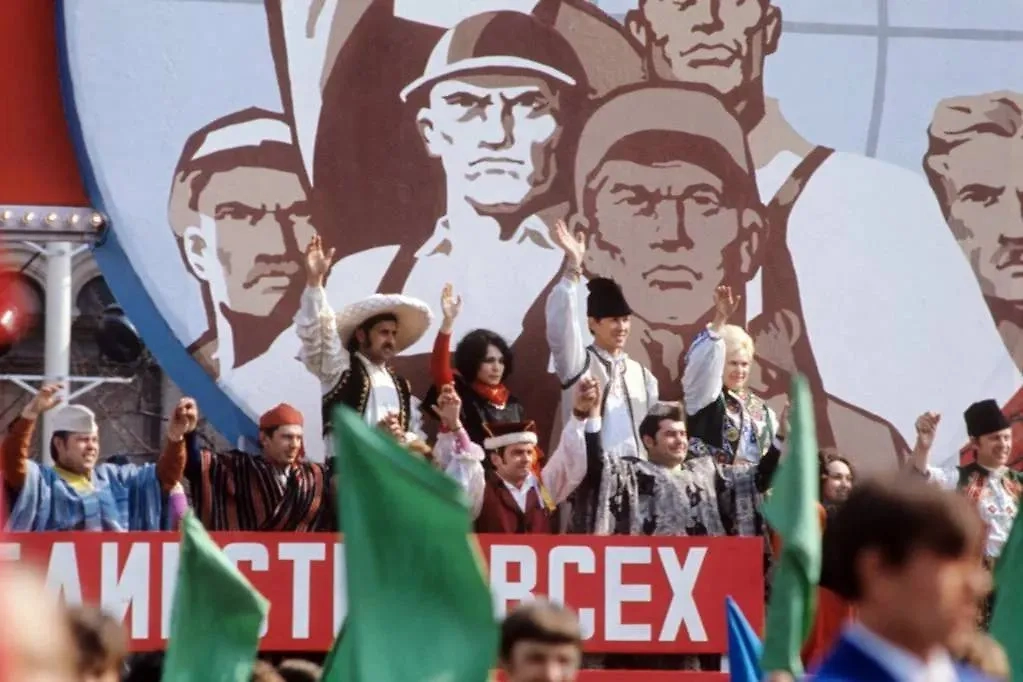 Первомайские салюты и гулянья: вечерняя программа праздника в СССР. Фото © ТАСС / Виктор Будан