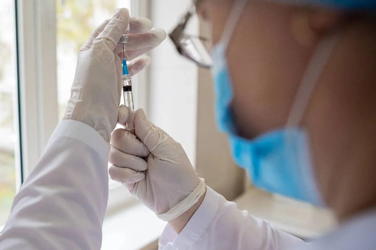 Самая надёжная защита от клещевого энцефалита — вакцинация. Фото © Shutterstock / FOTODOM / Dmitriy Kandinskiy