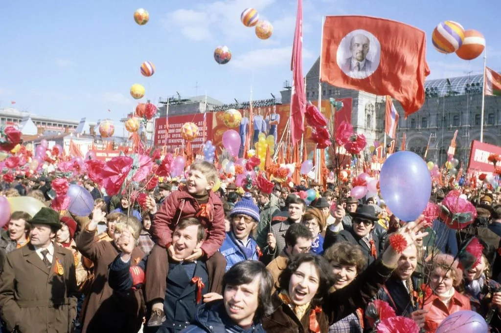 Детские воспоминания о советском Первомае: почему праздник так запоминался. Фото © ТАСС / Виктор Будан