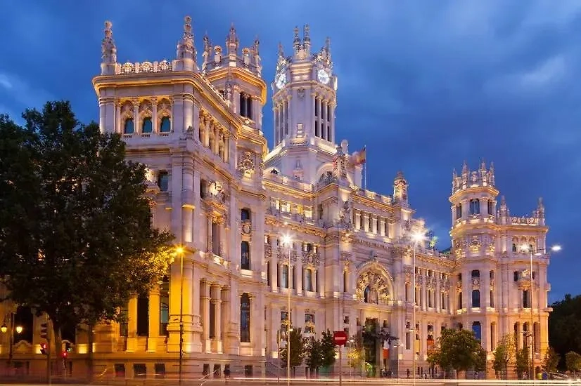 Мадрид, Испания. Обложка © freepik / bearfotos