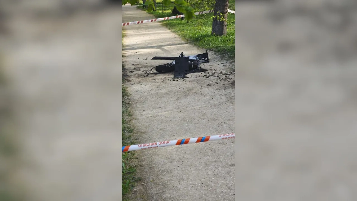 Дрон, сбитый над усадьбой Тургенева Фото © Telegram / Губернатор Клычков