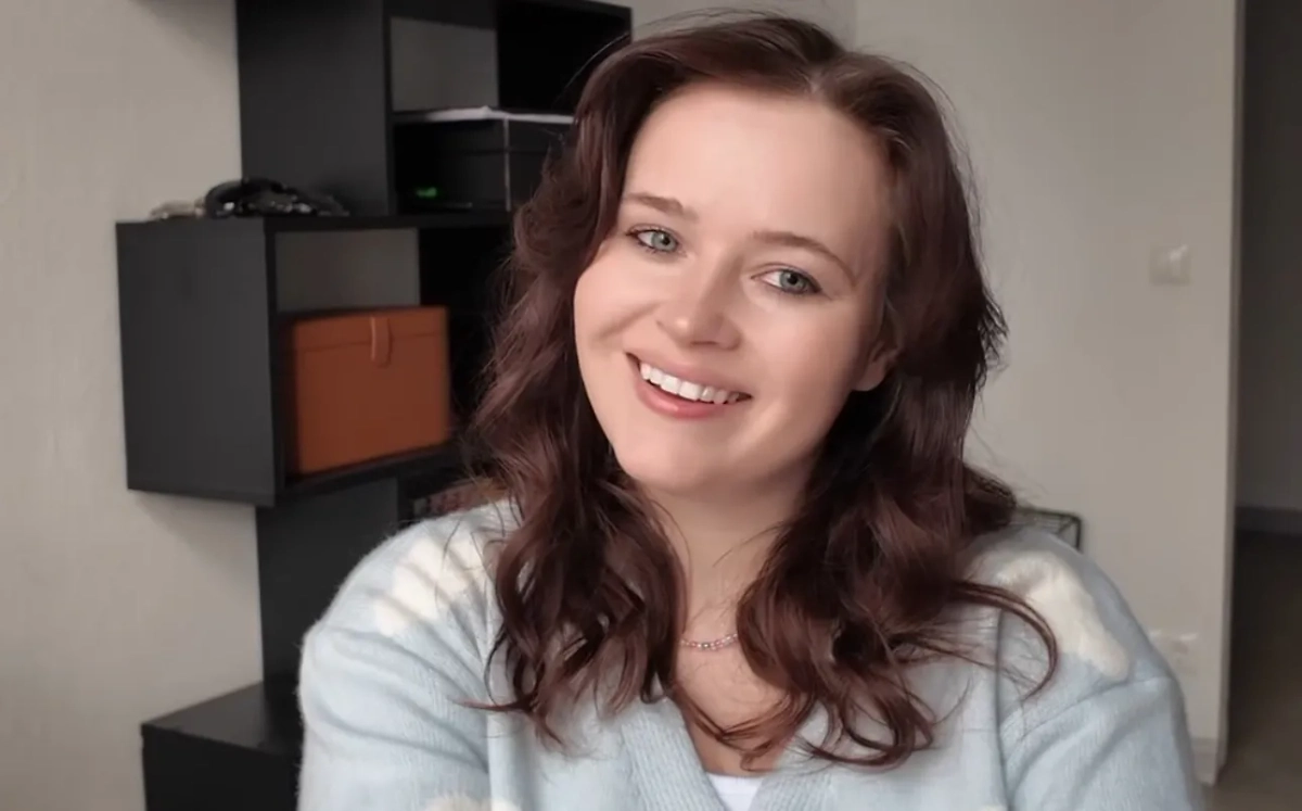 Полина Гренц. Обложка © Instagram (признан экстремистской организацией и запрещён на территории РФ) / thepolinagrents