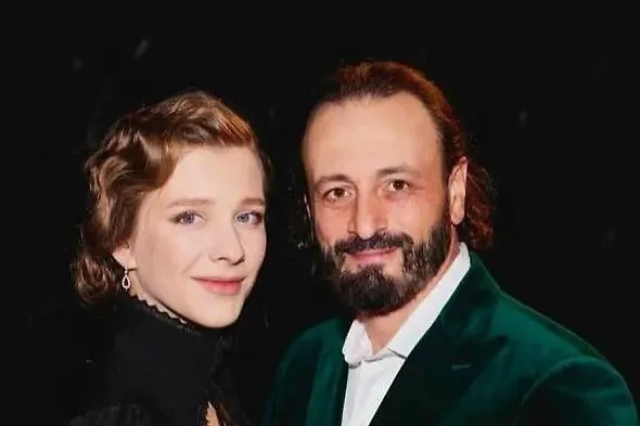 Елизавета Арзамасова и Илья Авербух. Фото © Instagram (признан экстремистской организацией и запрещён на территории Российской Федерации)/ liza_arzamasova