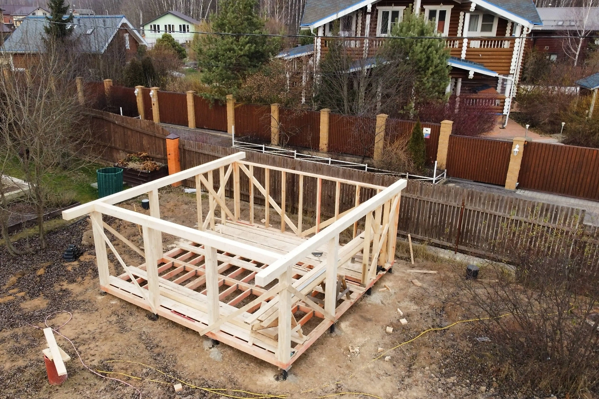 Нельзя возводить постройки, которые противоречат целевому назначению земли. Фото © Shutterstock / FOTODOM / isscom