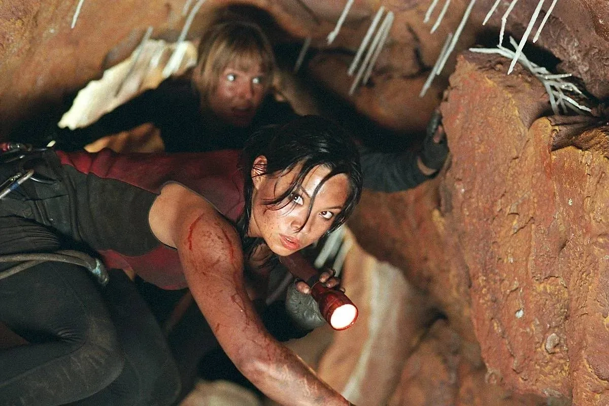 Спуск (The Descent). Фото © Кадр из фильма «Спуск», режиссёр Нил Маршалл / Kinopoisk