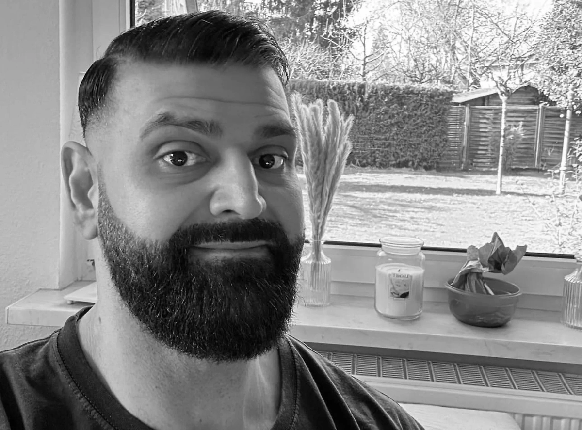 Витторио Пирбазари. Обложка © Instagram (признан экстремистской организацией и запрещён на территории Российской Федерации) /vito_vittorio