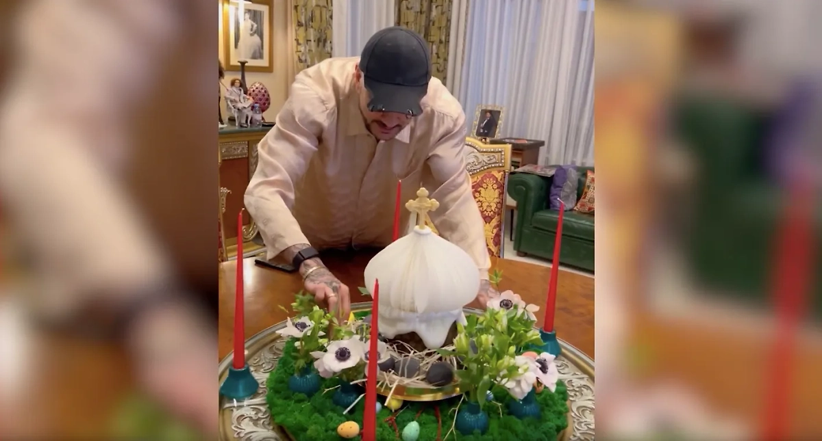 Филипп Киркоров похвастался дизайнерским куличом за 100 тысяч рублей. Фото © Instagram (признан экстремистской организацией и запрещён на территории Российской Федерации) / fkirkorov