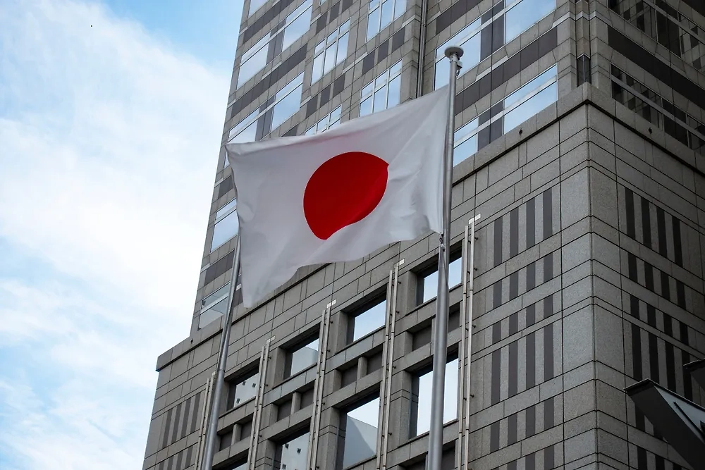 Обложка © Shutterstock / FOTODOM / IB Photography