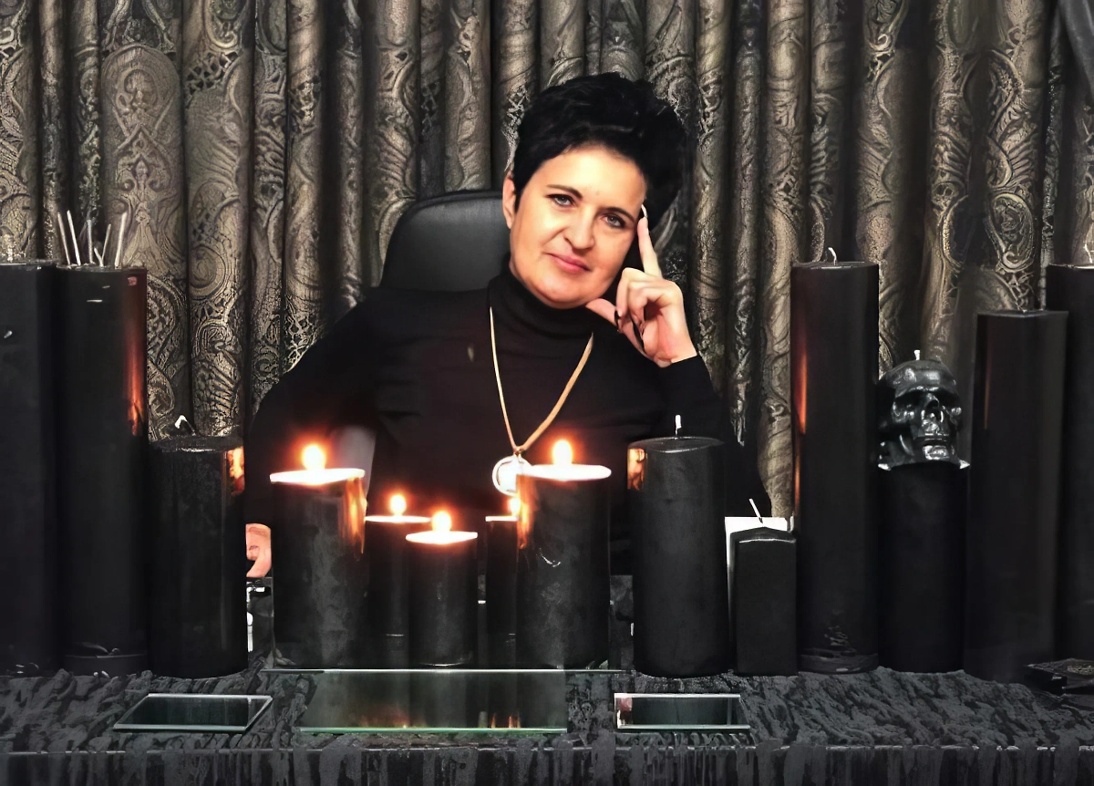 Обложка © Instagram (признан экстремистской организацией и запрещён на территории Российской Федерации) / golunovaofficial