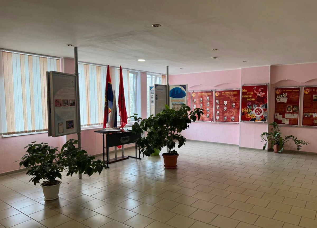 Школа в Красноярске, где умер ребёнок. Обложка © Telegram / ГСУ СК России по Красноярскому краю и Республике Хакасия