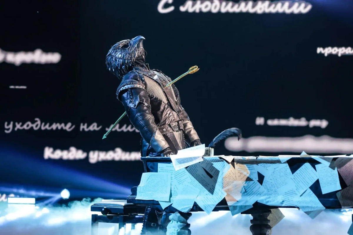 Финалисты шоу «Маска-6»: Кто под маской Сокола? Фото © VK / Маска