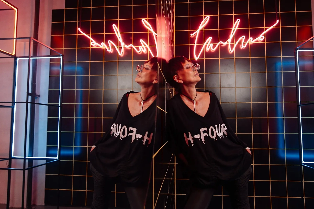 Ирины Хакамады. Обложка © VK / Ирина Хакамада